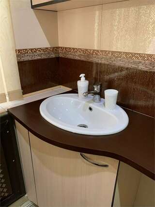 Гостевой дом Глория Мурманск Эконом с полутороспальной кроватью с общим душем и туалетом-2